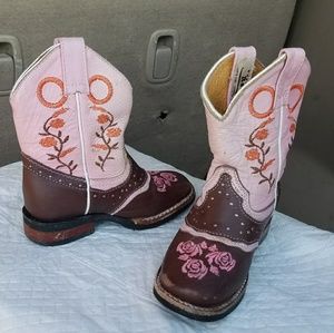 Girls boots